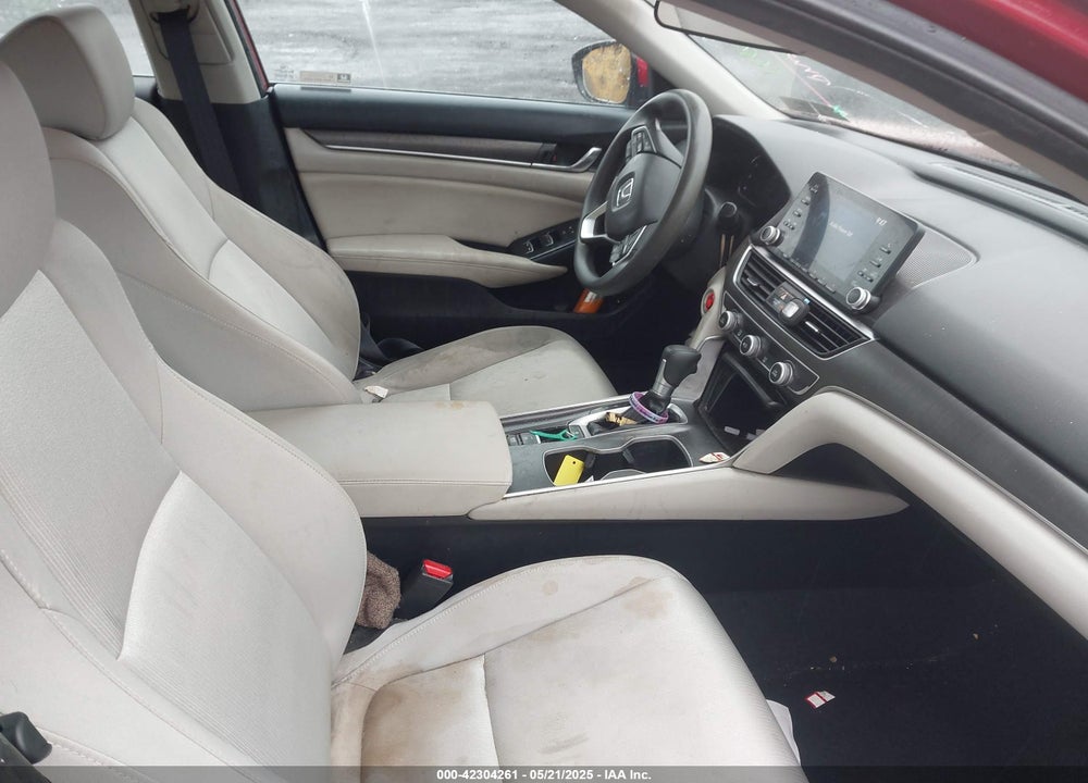 2019 HONDA ACCORD VIN: 1HGCV1F18KA082465
