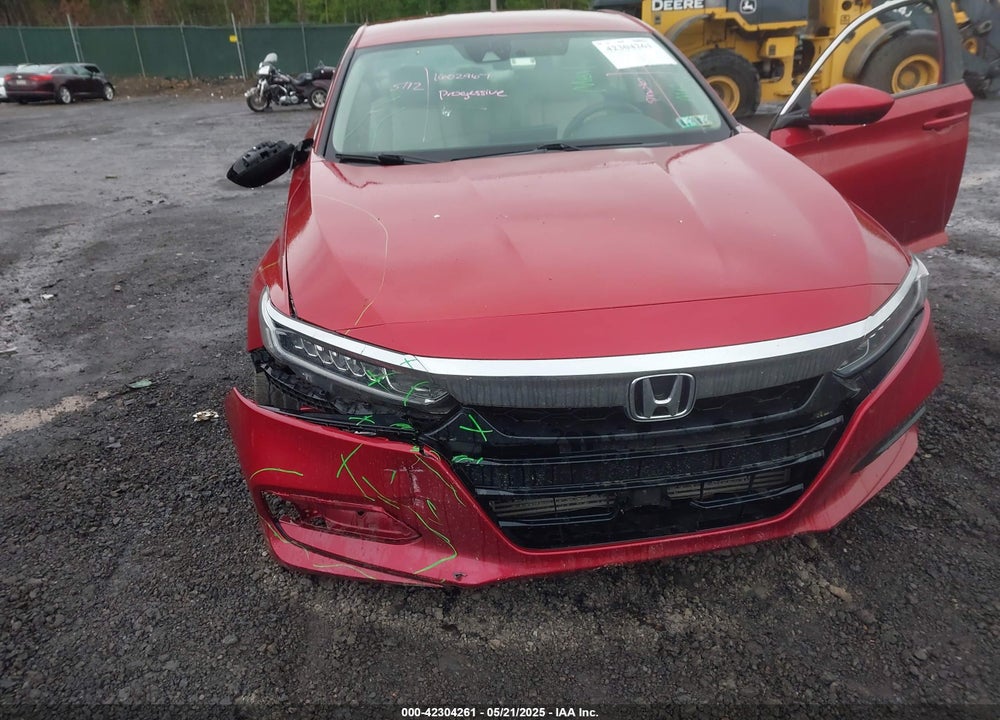 2019 HONDA ACCORD VIN: 1HGCV1F18KA082465