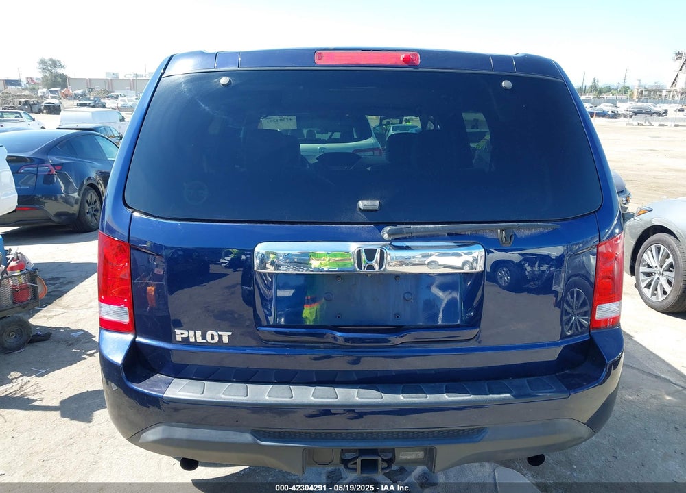 2015 HONDA PILOT LX VIN: 5FNYF3H20FB027055