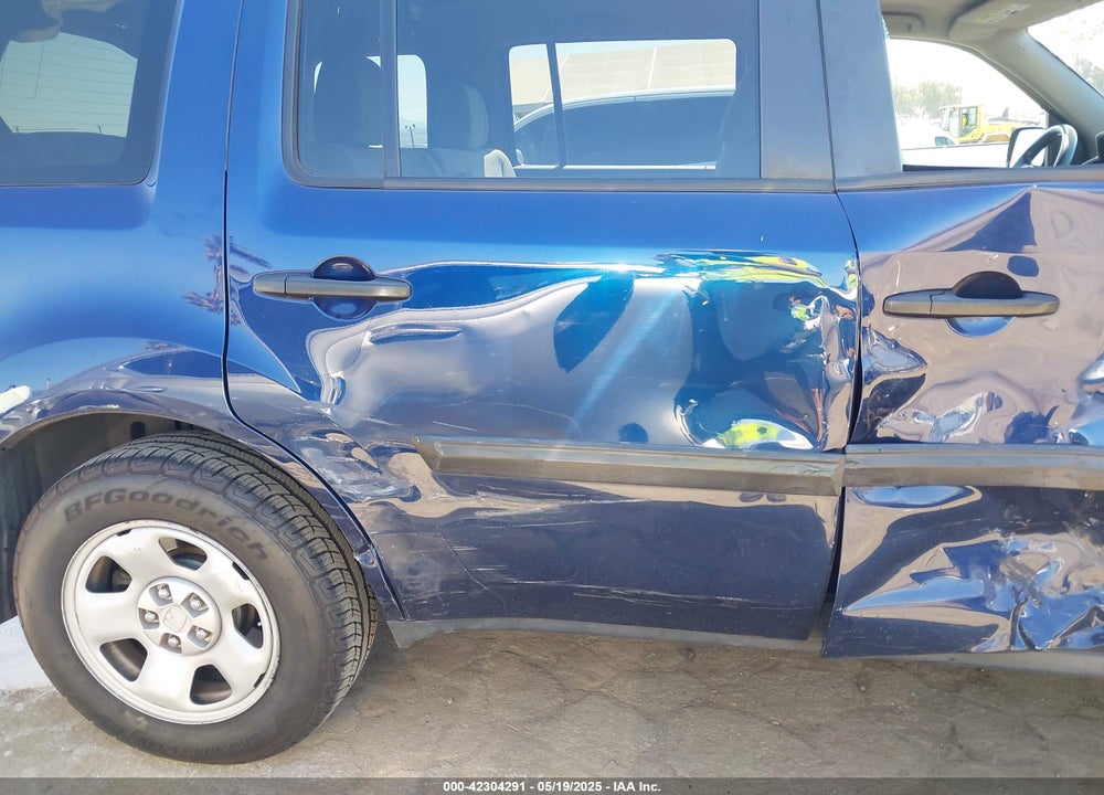 2015 HONDA PILOT LX VIN: 5FNYF3H20FB027055