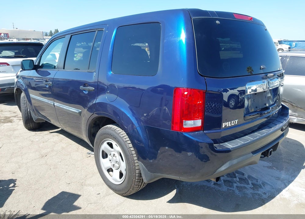 2015 HONDA PILOT LX VIN: 5FNYF3H20FB027055