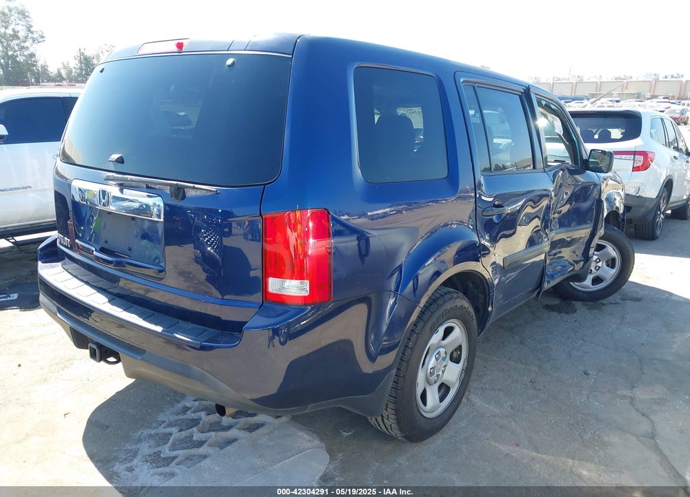 2015 HONDA PILOT LX VIN: 5FNYF3H20FB027055