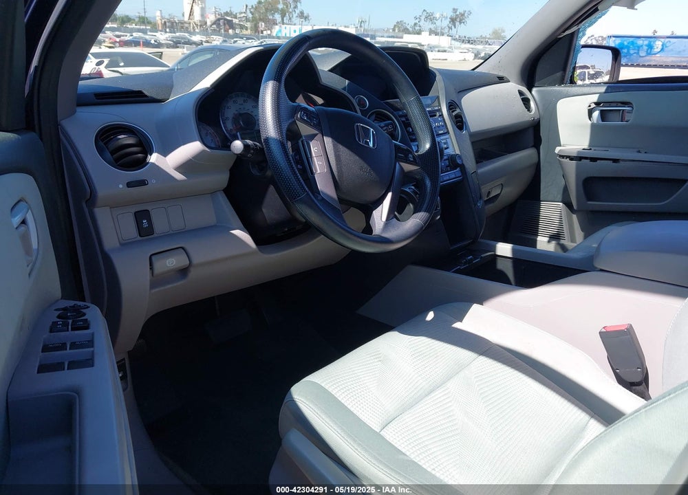 2015 HONDA PILOT LX VIN: 5FNYF3H20FB027055