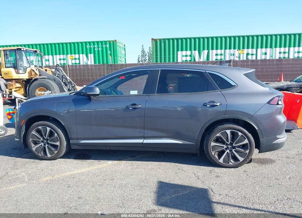 2023 VINFAST VF 8 PLUS VIN: RLLV1AFA0PH001143