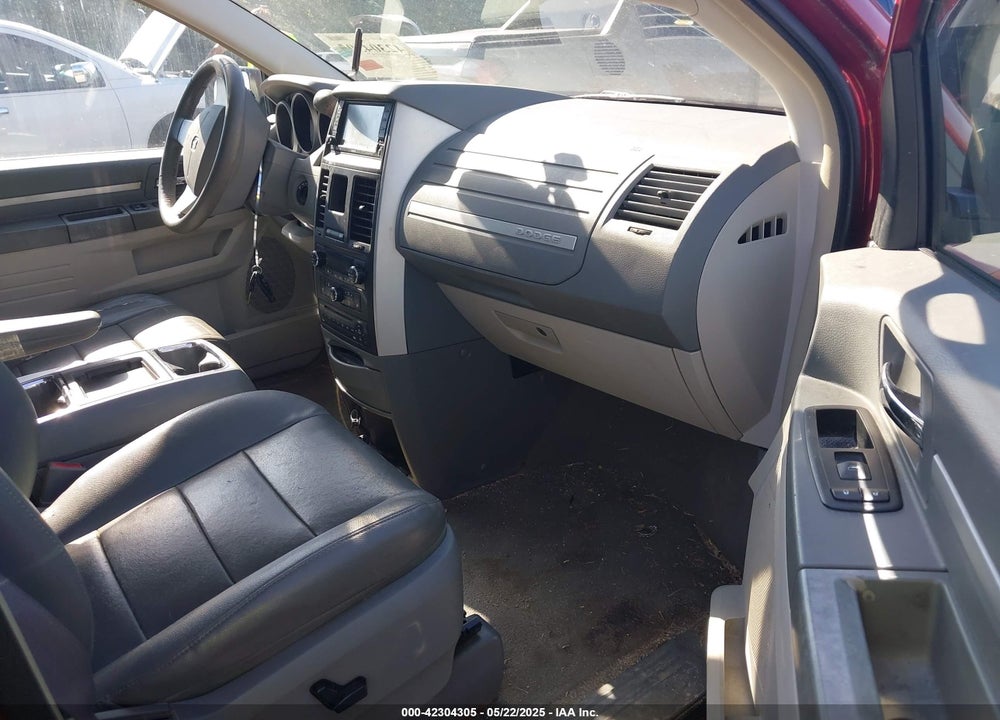 2008 DODGE GRAND CARAVAN VIN: 2D8HN54X98R816409