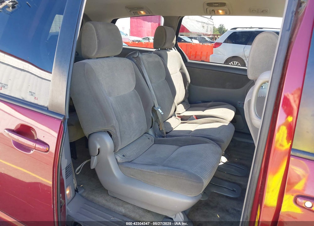 2008 TOYOTA SIENNA VIN: 5TDZK23C88S133231