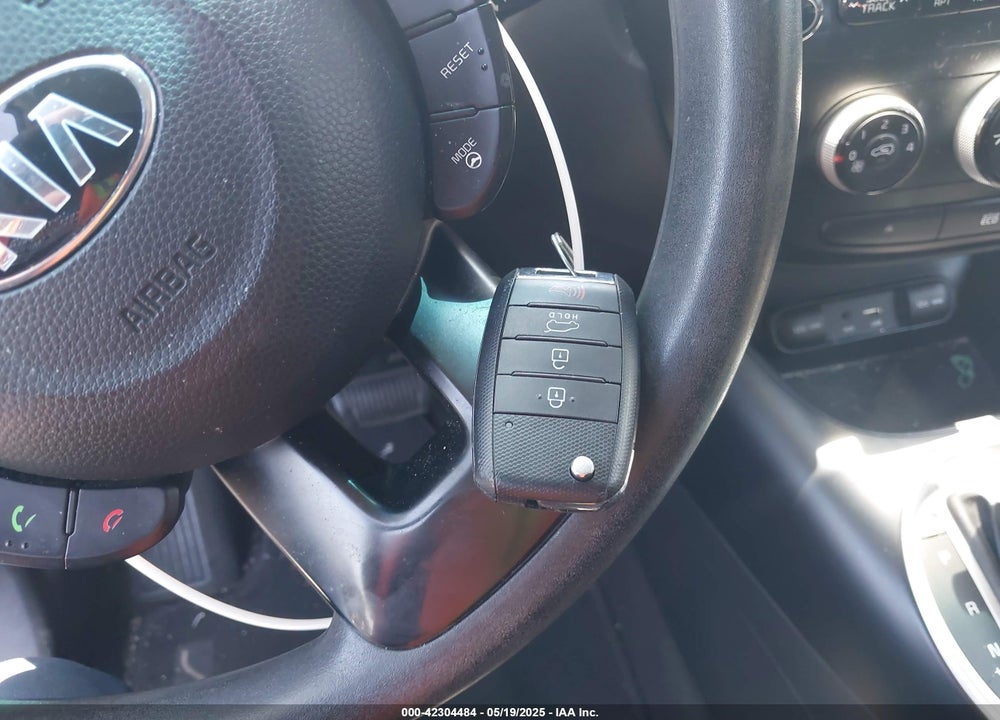 2016 KIA SOUL VIN: KNDJN2A26G7258557