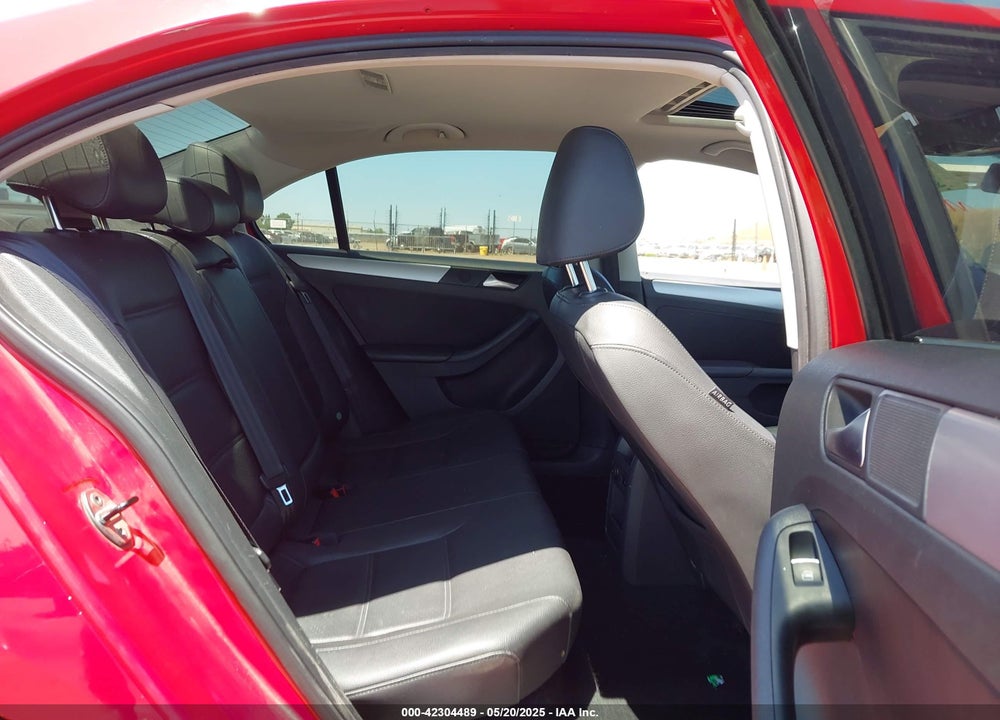 2013 VOLKSWAGEN JETTA 2.5L SE VIN: 3VWDP7AJ4DM278719