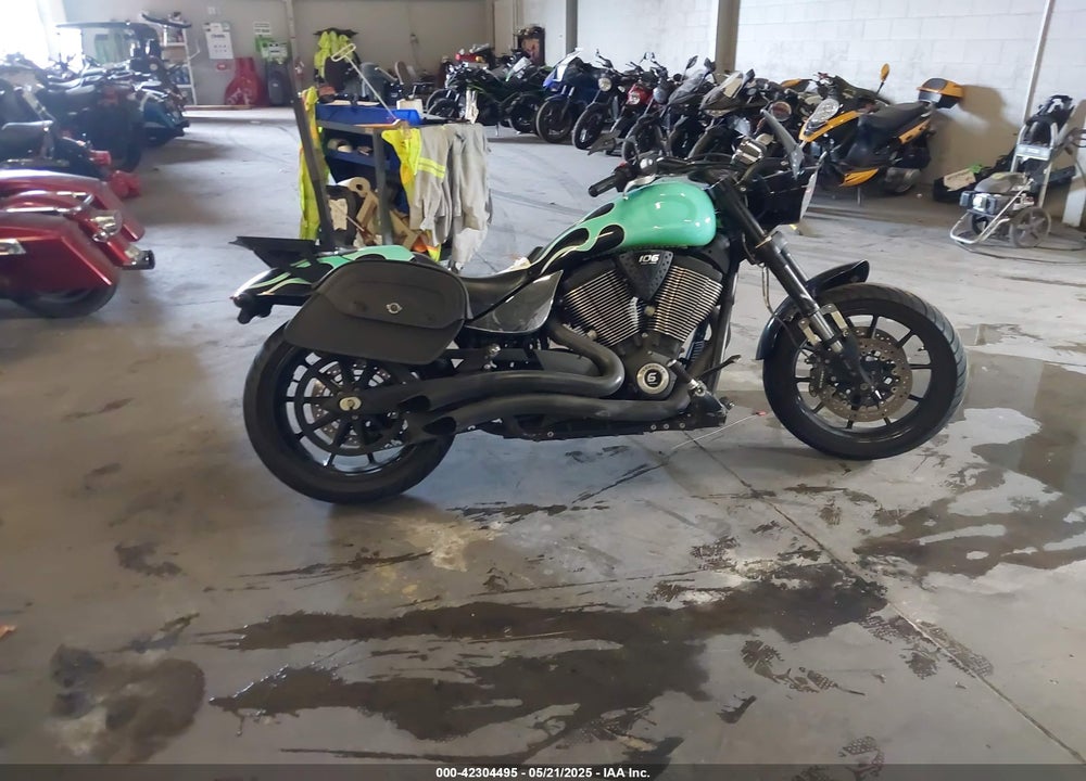 2016 VICTORY MOTORCYCLES HAMMER S VIN: 5VPHS36N4G3055448