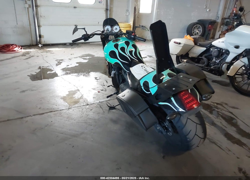 2016 VICTORY MOTORCYCLES HAMMER S VIN: 5VPHS36N4G3055448