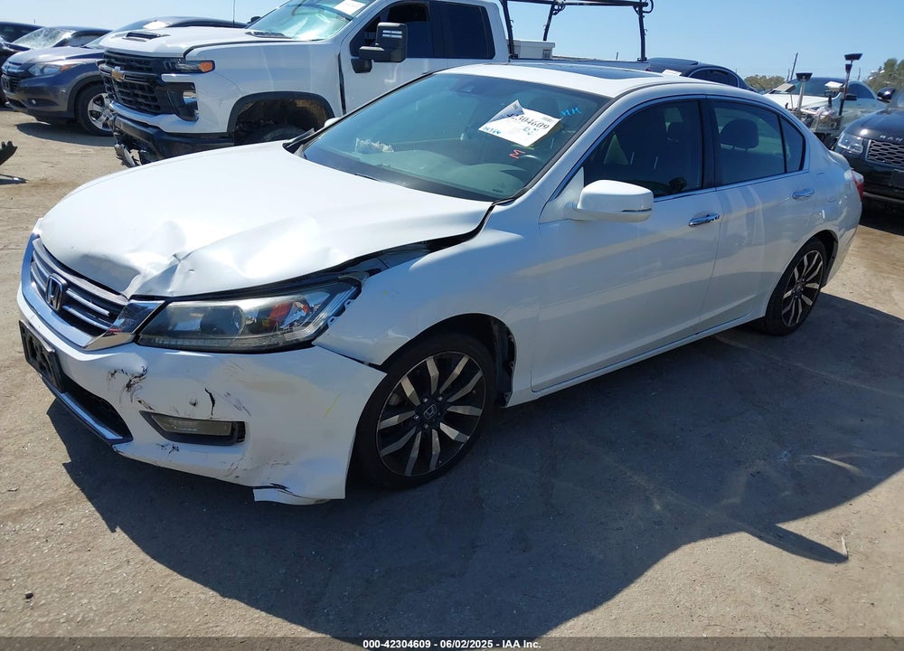 2015 HONDA ACCORD VIN: 1HGCR2F84FA025113