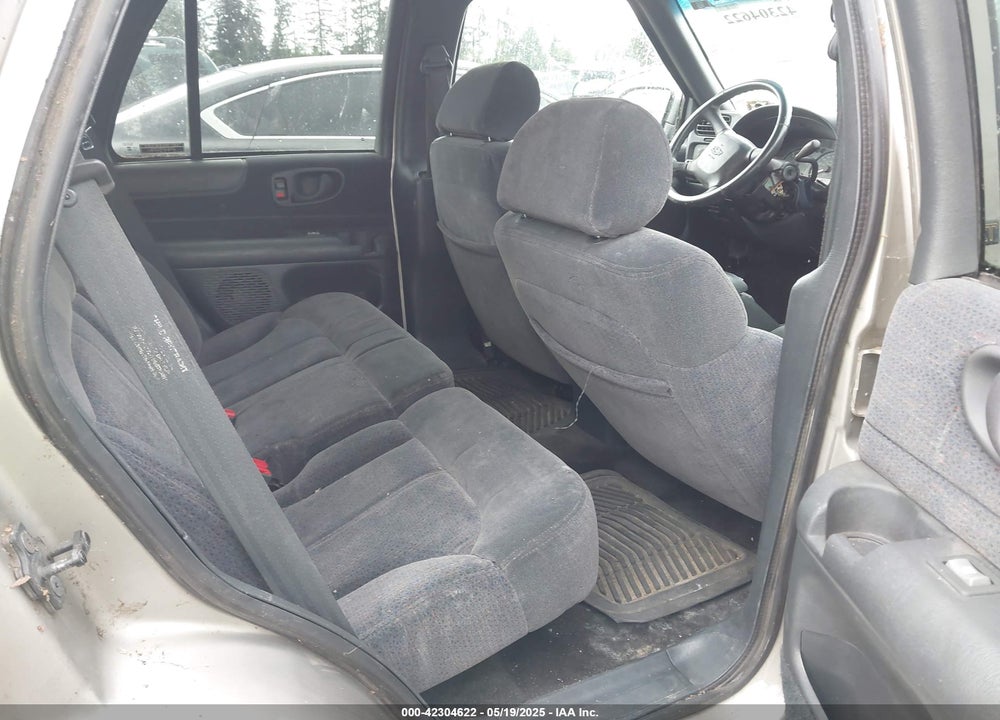 2001 CHEVROLET BLAZER LT VIN: 1GNDT13W71K243705