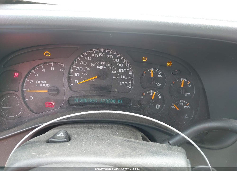 2005 CHEVROLET TAHOE LS VIN: 1GNEK13Z65J242106