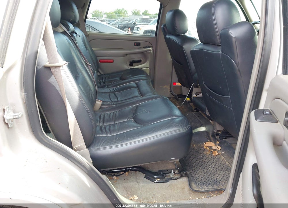 2005 CHEVROLET TAHOE LS VIN: 1GNEK13Z65J242106