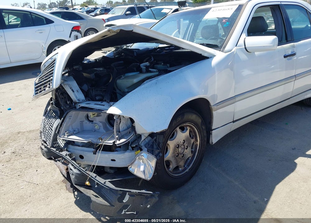2000 MERCEDES-BENZ C 230 KOMPRESSOR VIN: WDBHA24GXYA833828