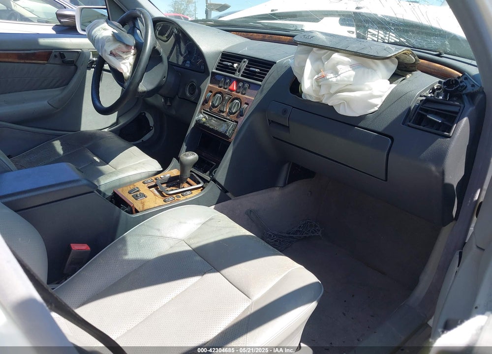 2000 MERCEDES-BENZ C 230 KOMPRESSOR VIN: WDBHA24GXYA833828