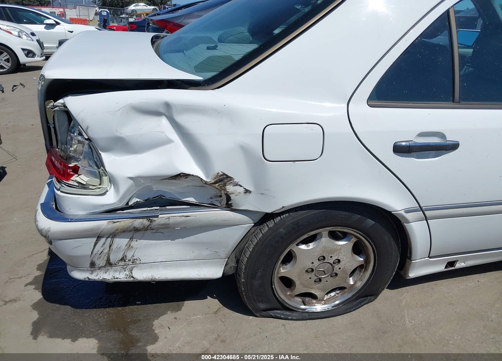 2000 MERCEDES-BENZ C 230 KOMPRESSOR VIN: WDBHA24GXYA833828