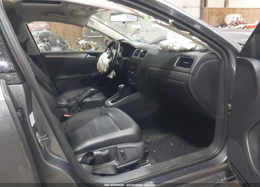 2014 VOLKSWAGEN JETTA 1.8T SEL VIN: 3VWL17AJ6EM372759