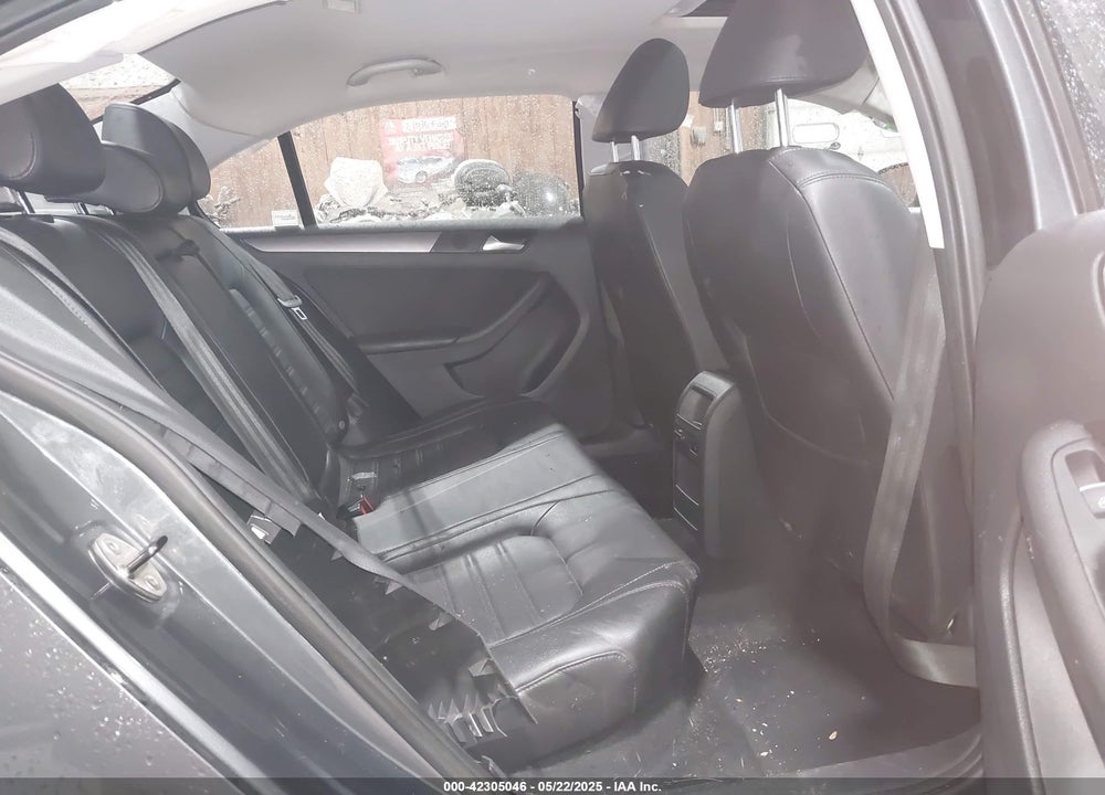2014 VOLKSWAGEN JETTA 1.8T SEL VIN: 3VWL17AJ6EM372759