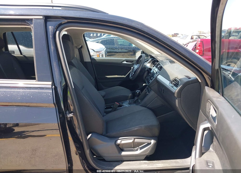 2021 VOLKSWAGEN TIGUAN VIN: 3VV1B7AX9MM067347
