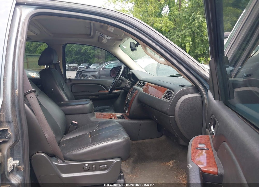 2008 CHEVROLET SUBURBAN 1500 LTZ VIN: 3GNFK16368G198691