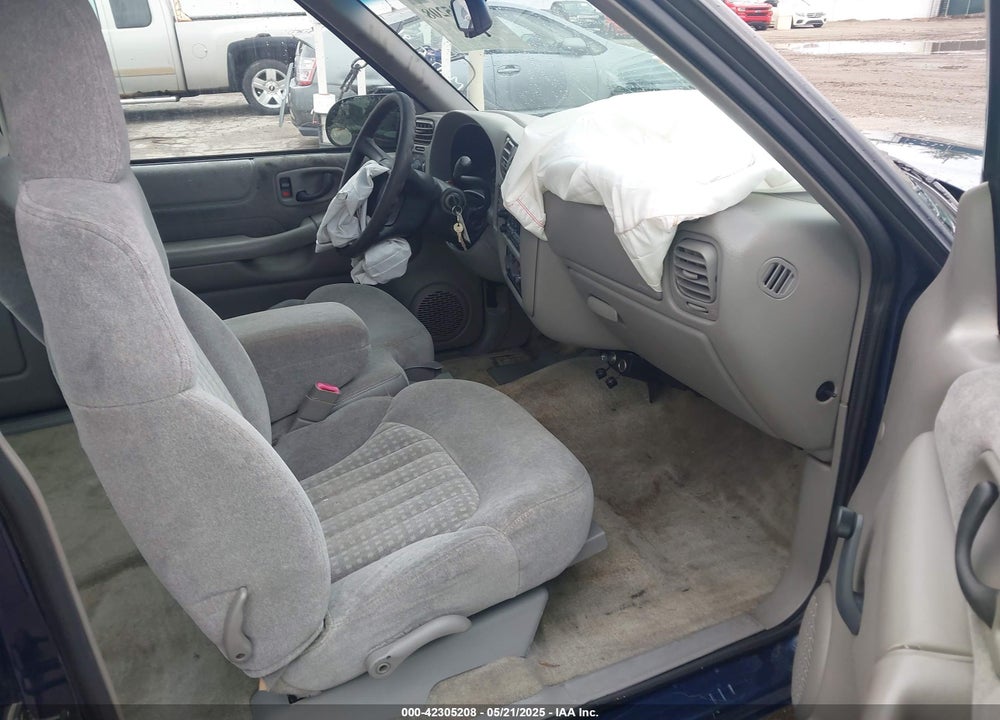 2001 CHEVROLET S-10 VIN: 1GCCS19WX18259344