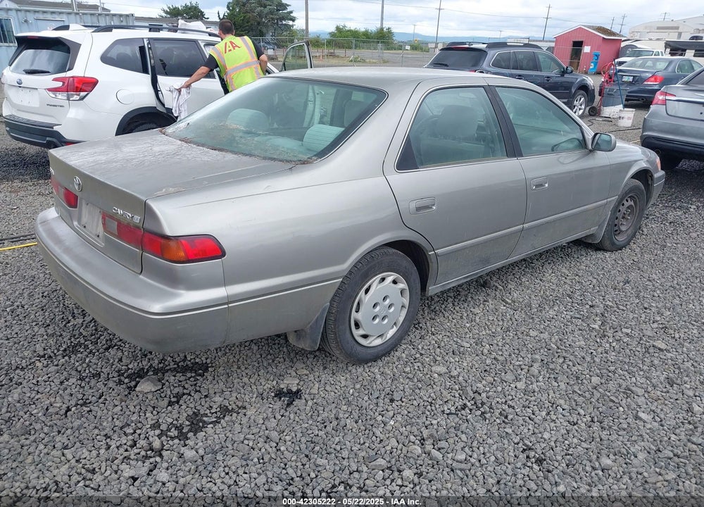 1998 TOYOTA CAMRY LE VIN: JT2BG22K6W0147522