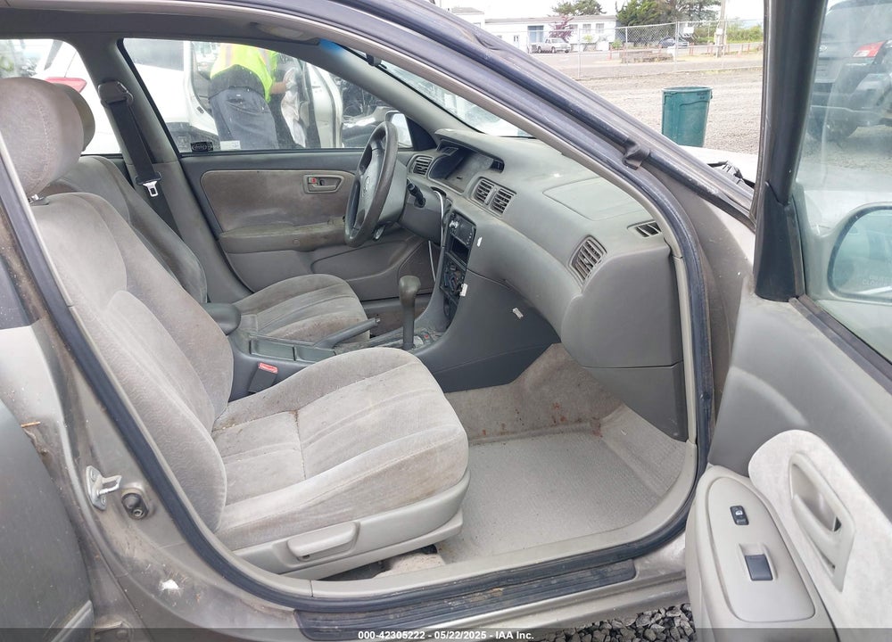 1998 TOYOTA CAMRY LE VIN: JT2BG22K6W0147522