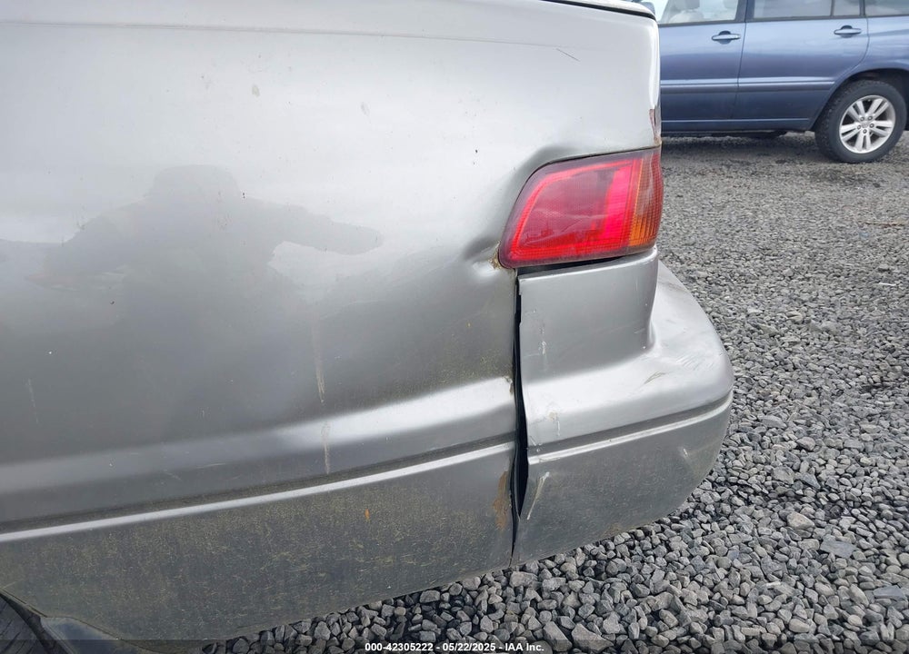 1998 TOYOTA CAMRY LE VIN: JT2BG22K6W0147522