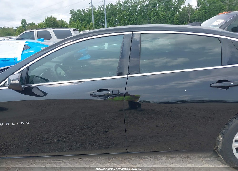 2017 CHEVROLET MALIBU 1LT VIN: 1G1ZE5ST1HF112594