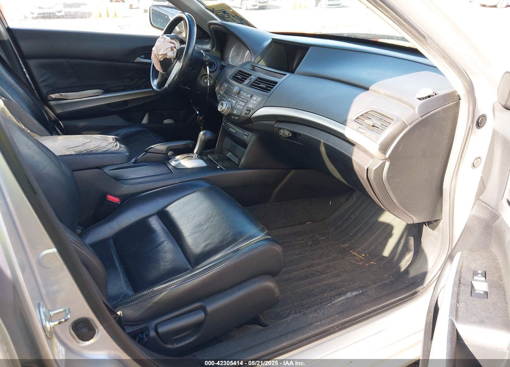 2010 HONDA ACCORD VIN: 1HGCP2F84AA064640