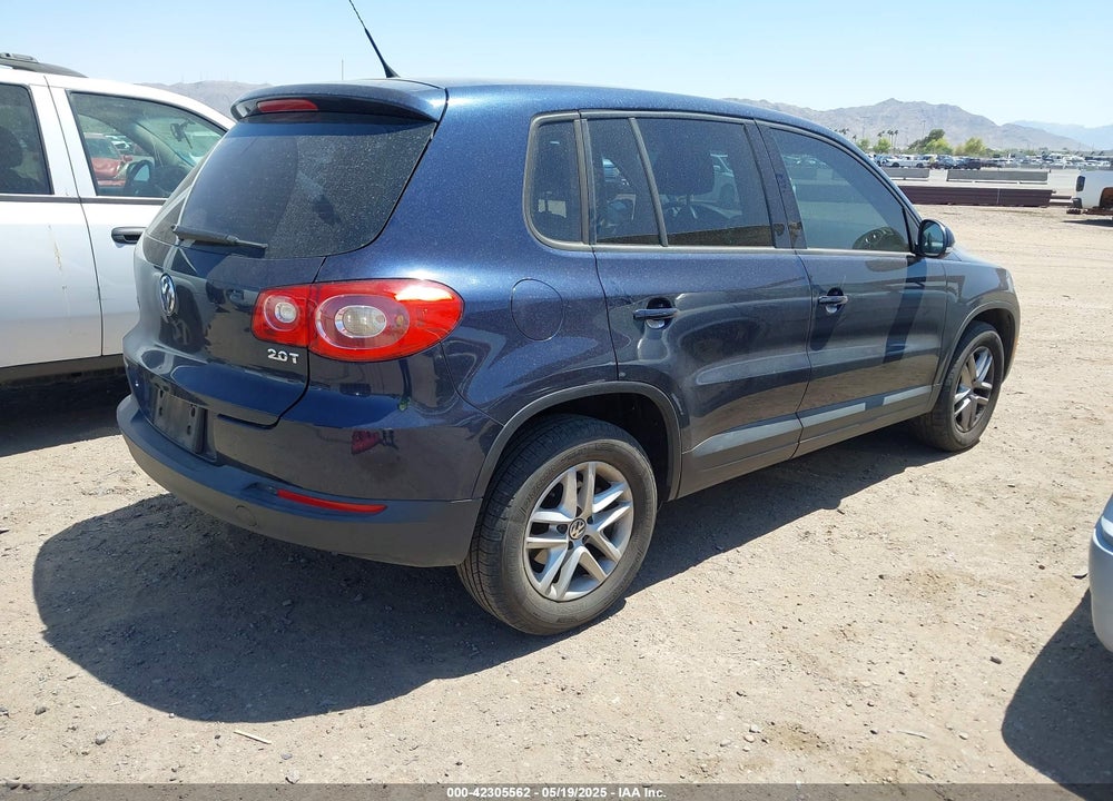 2011 VOLKSWAGEN TIGUAN VIN: WVGAV7AX1BW534176