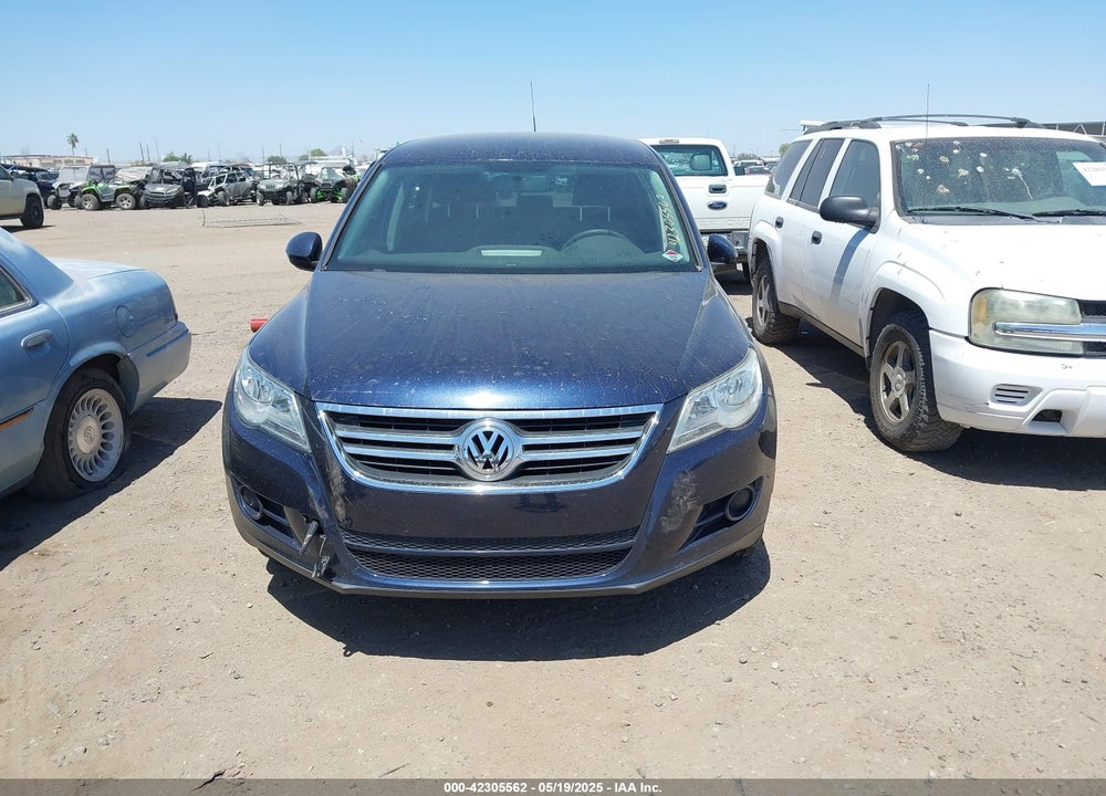 2011 VOLKSWAGEN TIGUAN VIN: WVGAV7AX1BW534176