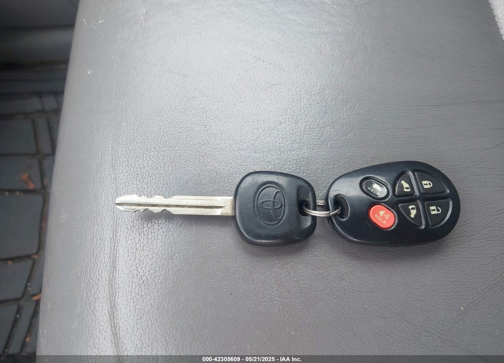 2008 TOYOTA SIENNA XLE VIN: 5TDZK22C38S117648