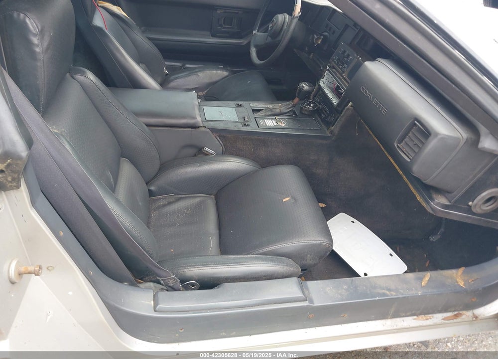 1985 CHEVROLET CORVETTE VIN: 1G1YY0781F5135810