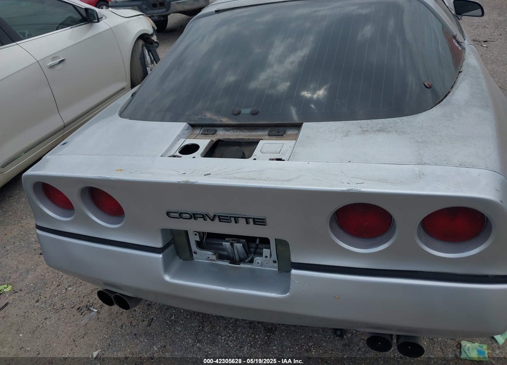 1985 CHEVROLET CORVETTE VIN: 1G1YY0781F5135810