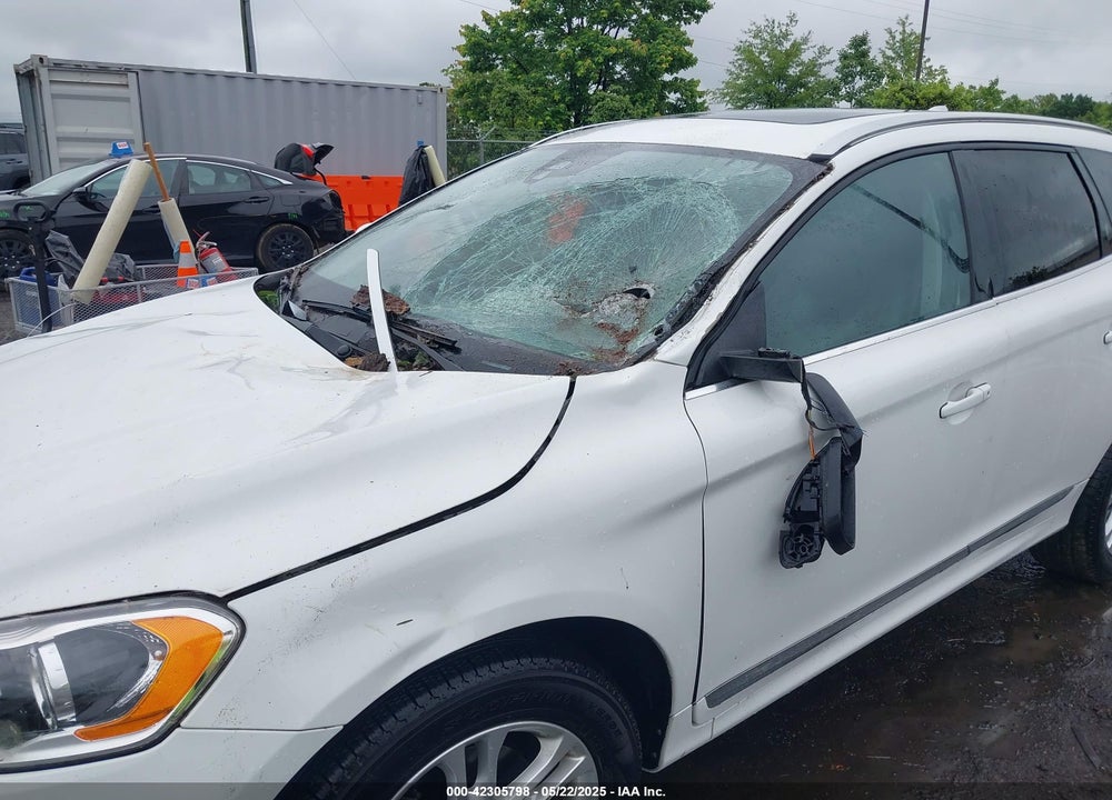 2015 VOLVO XC60 VIN: YV440MDK4F2742688