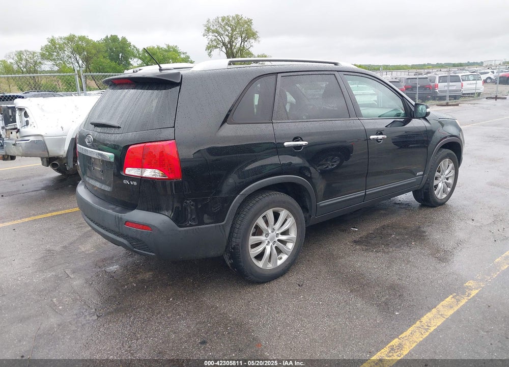 2011 KIA SORENTO VIN: 5XYKUDA26BG062374