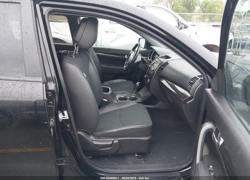 2011 KIA SORENTO VIN: 5XYKUDA26BG062374
