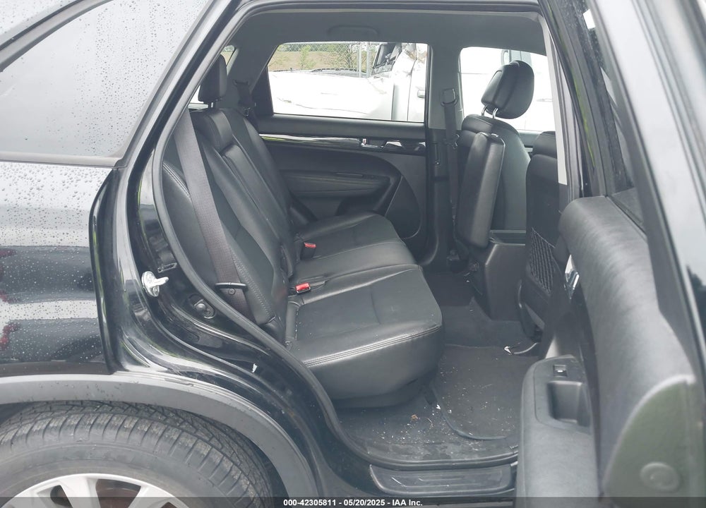 2011 KIA SORENTO VIN: 5XYKUDA26BG062374