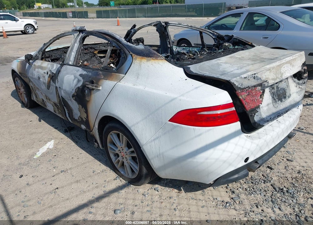 2017 JAGUAR XE VIN: SAJAD4BG0HA954782