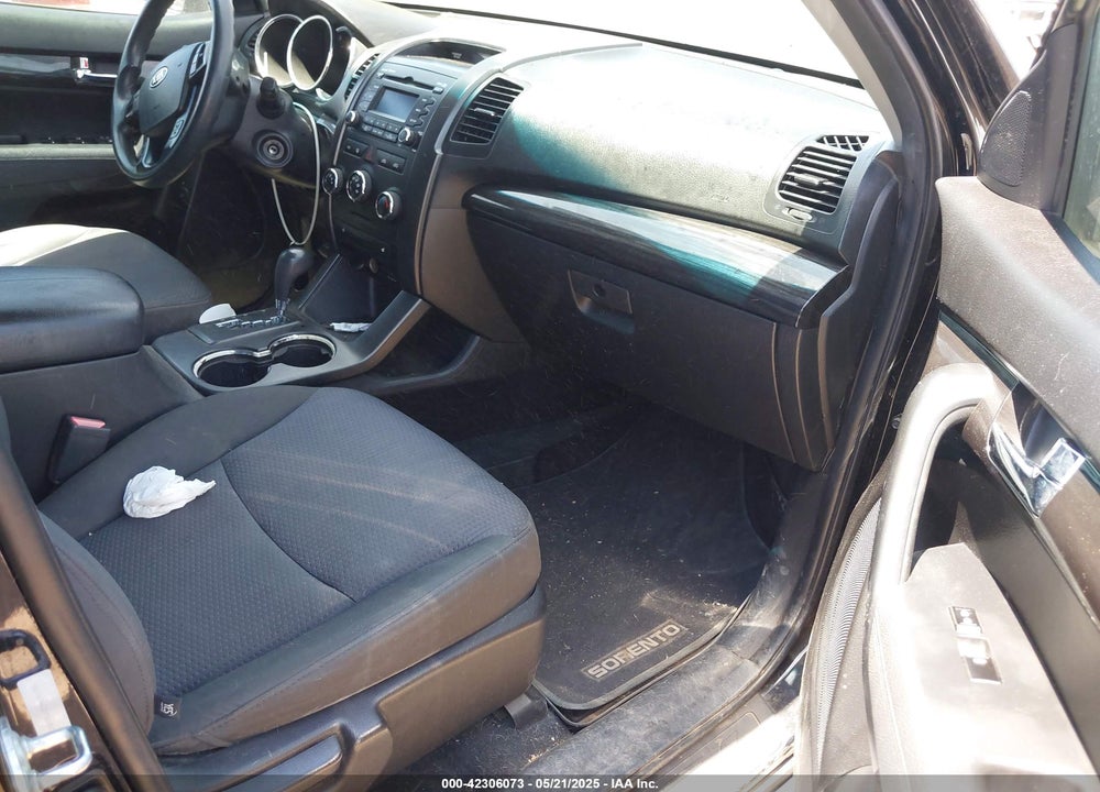 2012 KIA SORENTO VIN: 5XYKT4A27CG188392