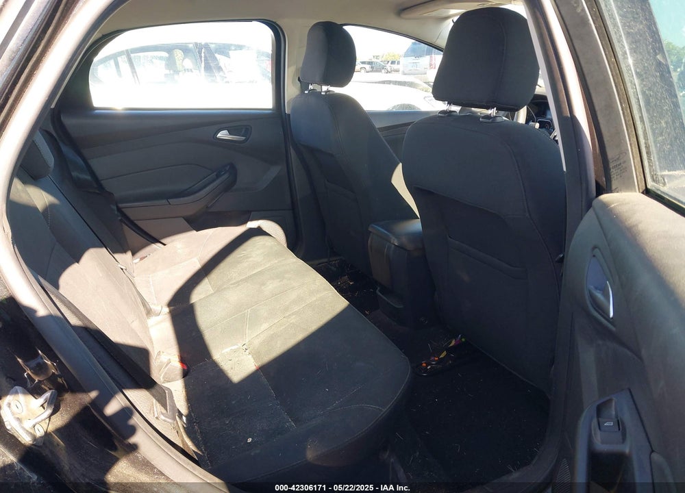 2015 FORD FOCUS VIN: 1FADP3F21FL385654