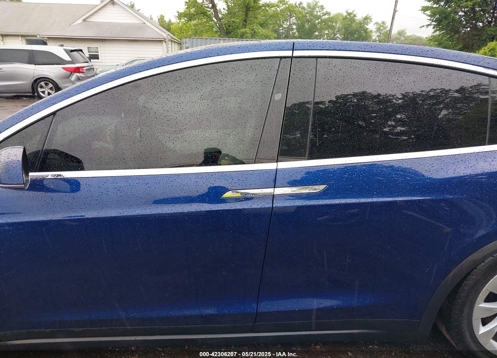 2017 TESLA MODEL X VIN: 5YJXCBE2XHF060702