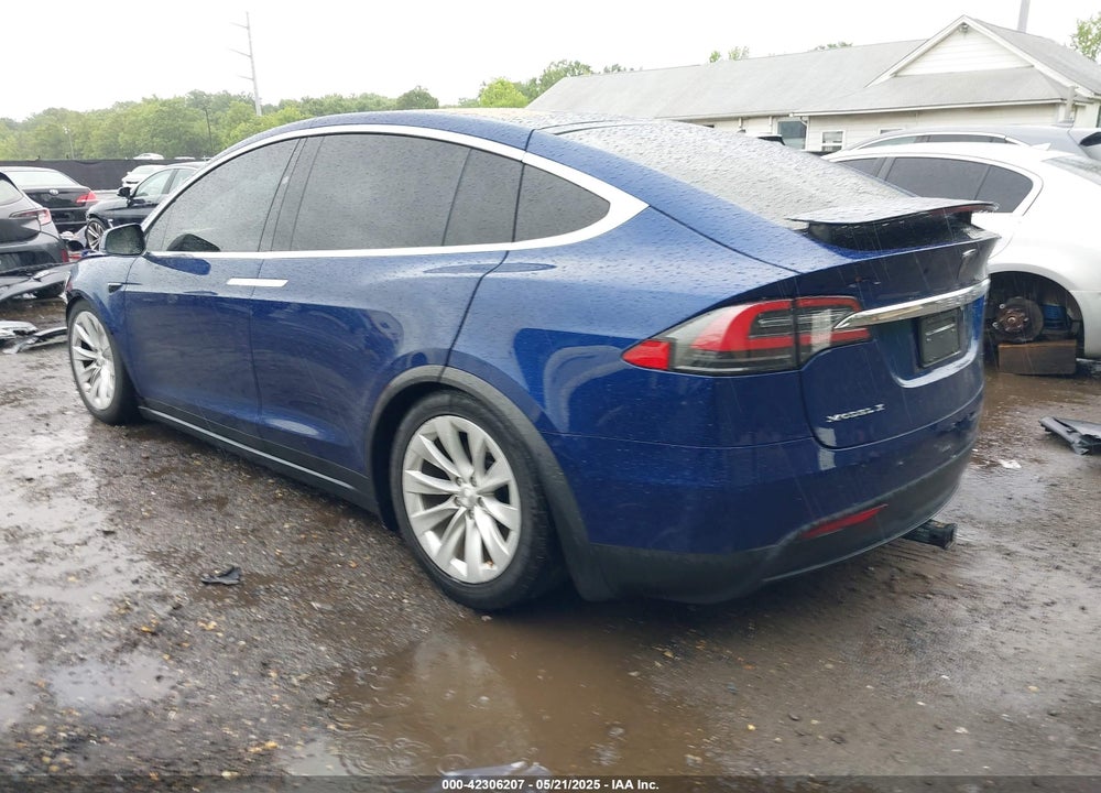 2017 TESLA MODEL X VIN: 5YJXCBE2XHF060702