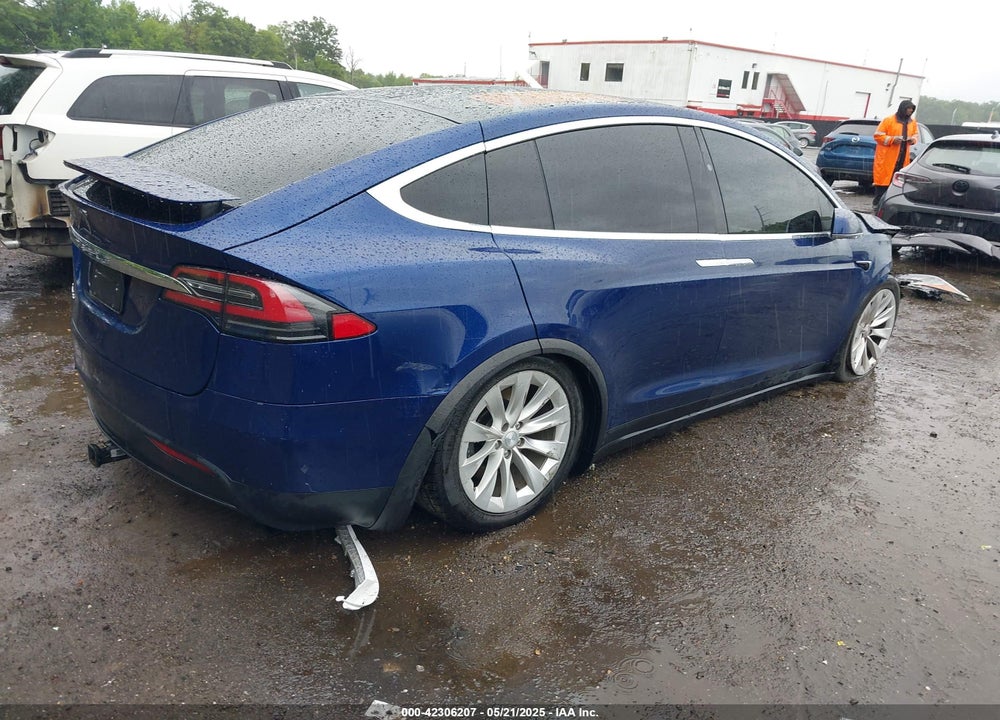 2017 TESLA MODEL X VIN: 5YJXCBE2XHF060702