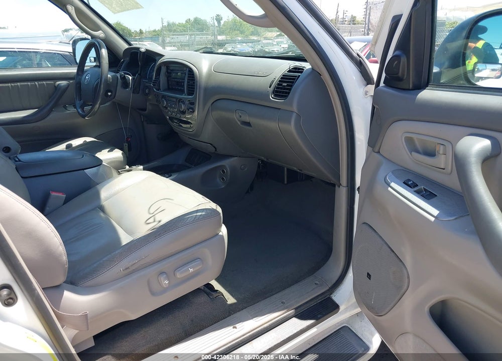 2005 TOYOTA SEQUOIA LIMITED V8 VIN: 5TDZT38A85S243394