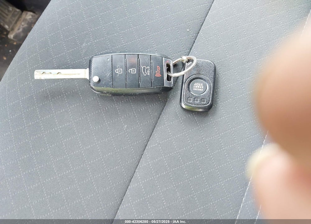 2019 KIA SORENTO 3.3L S VIN: 5XYPGDA53KG583933
