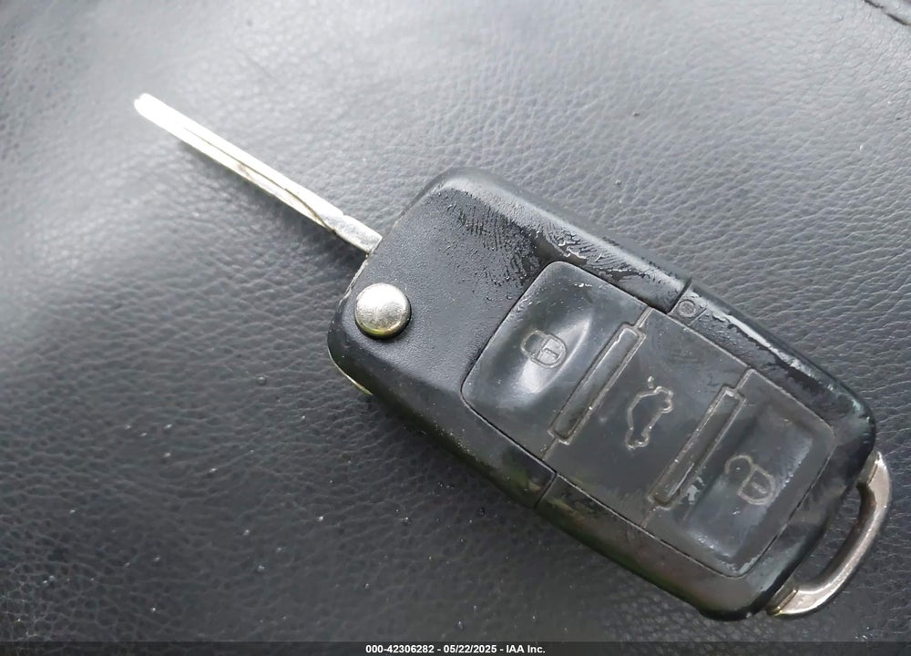 2010 VOLKSWAGEN TIGUAN VIN: WVGBV7AX3AW511601