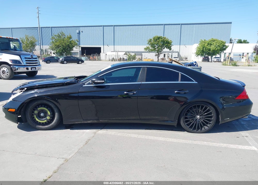 2008 MERCEDES-BENZ CLS 550 VIN: WDDDJ72XX8A130445